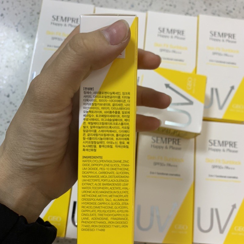 Kem Chống Nắng Geo Lamy Sempre Happy & Please Skin Fit Sunblock SPF50+ PA+++