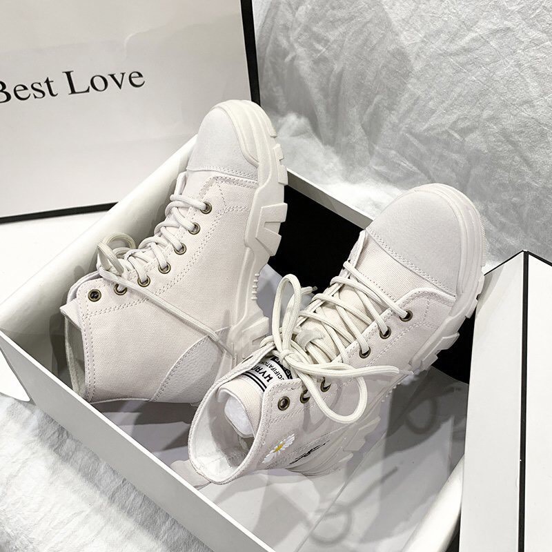 [Mã FASHIONGREEN15 giảm 10% tối đa 30k đơn từ 99k] Bốt cao cổ nữ vải phối hoa cúc tròn | BigBuy360 - bigbuy360.vn