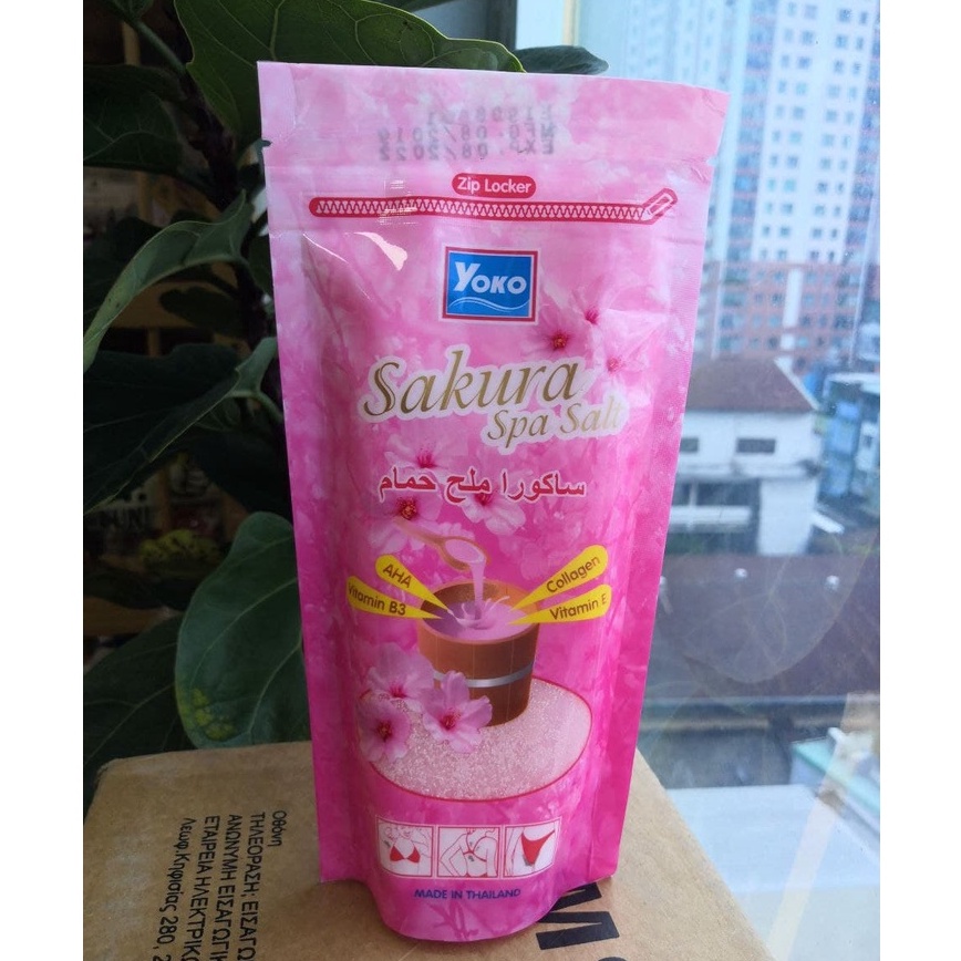 Muối tắm sữa bò Yoko Milk Spa Salt 300g / Muối tắm tẩy tế bào chết Yoko hoa anh đào, dâu tây, nha đam