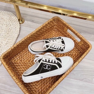 Giày thể thao đạp gót 2021