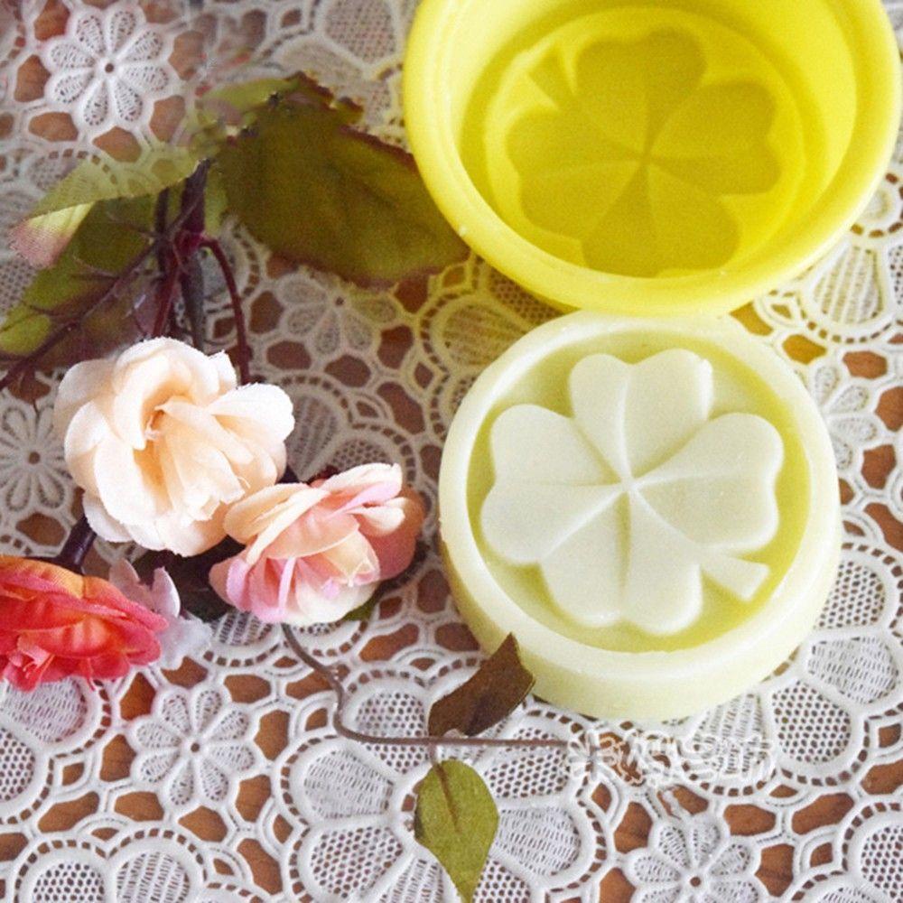 Khuôn Silicone Làm Bánh Hình Cỏ Bốn Lá DIY