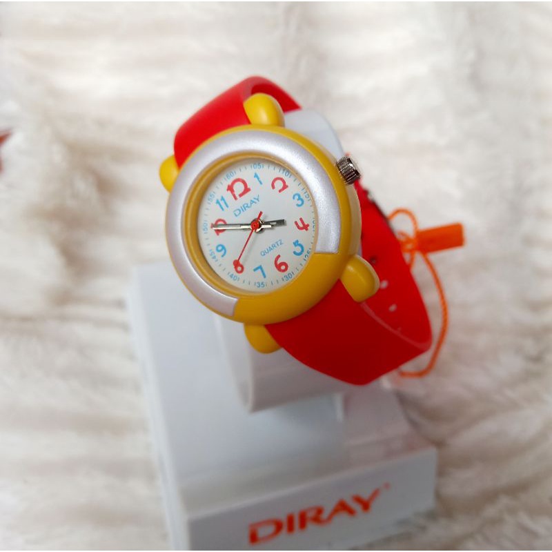 Đồng hồ cho bé chạy kim dây màu đỏ hàng chín.nh hãng bền chống nước