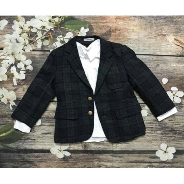 Khoác vest dạ