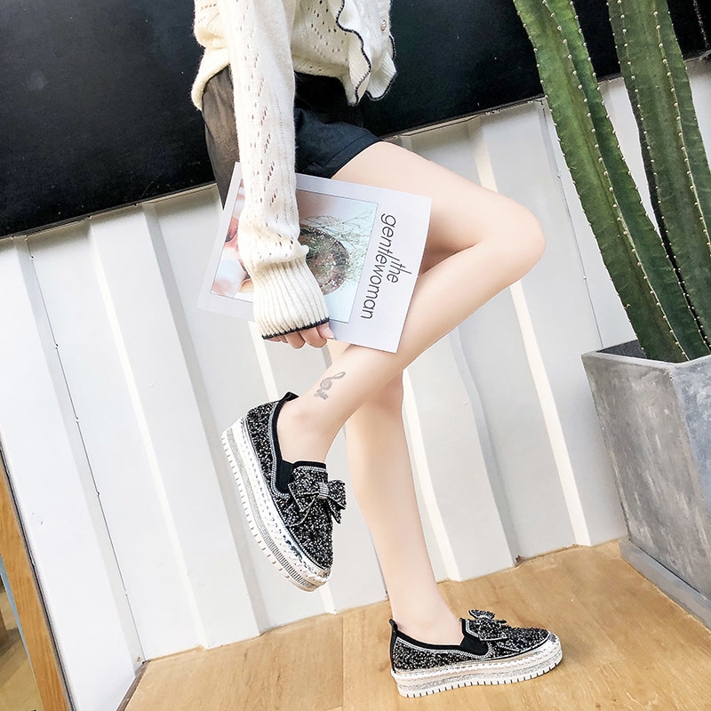 Giày đế thấp đính nơ sành điệu dành cho nữ