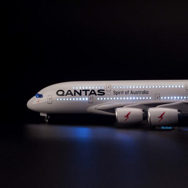 Mô hình máy bay lắp ráp có đèn led Qantas Airbus A380 47cm Everfly