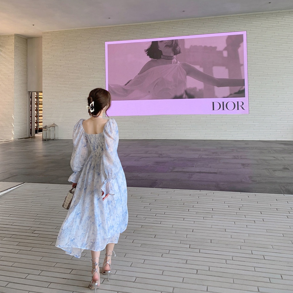 Đầm midi cổ vuông tay dài vải voan in hoa màu xanh dương thời trang mùa hè phong cách pháp cho nữ 2023