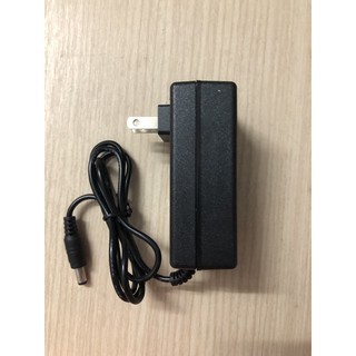 Sạc Pin Lion 12.6V 2A