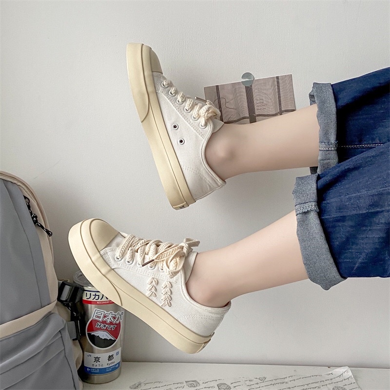 Giày thể thao nữ phối dây tết dáng cơ bản màu trắng kem