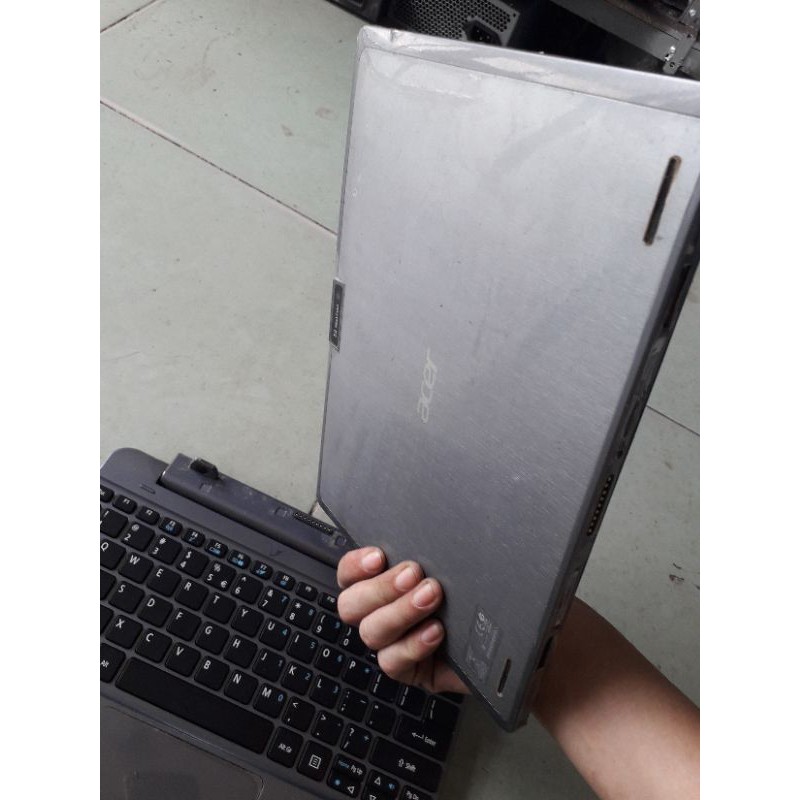 xác laptop acer 2 in 1 có thể tháo rời