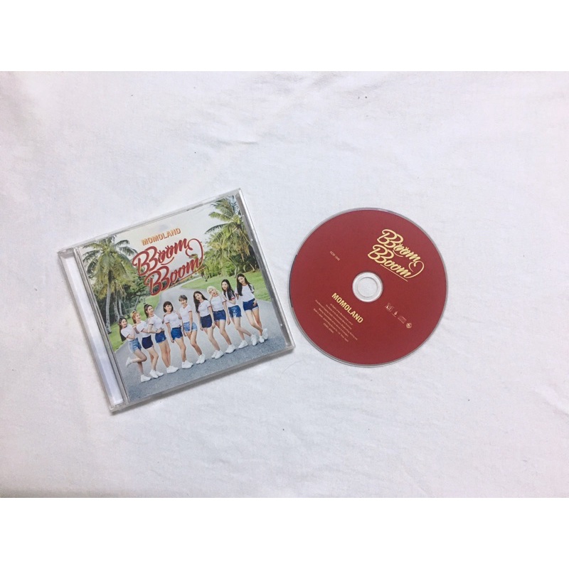 Momoland Album Nhật Bboom Bboom gồm Cd và Mini booklet như hình.