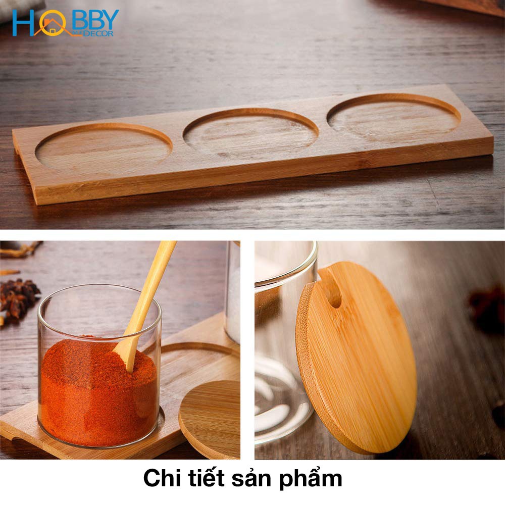 Sét 3 lọ gia vị thủy tinh Hobby Home Decor HGVTD kèm khay - có nắp đậy và muỗng - gỗ tre cao cấp