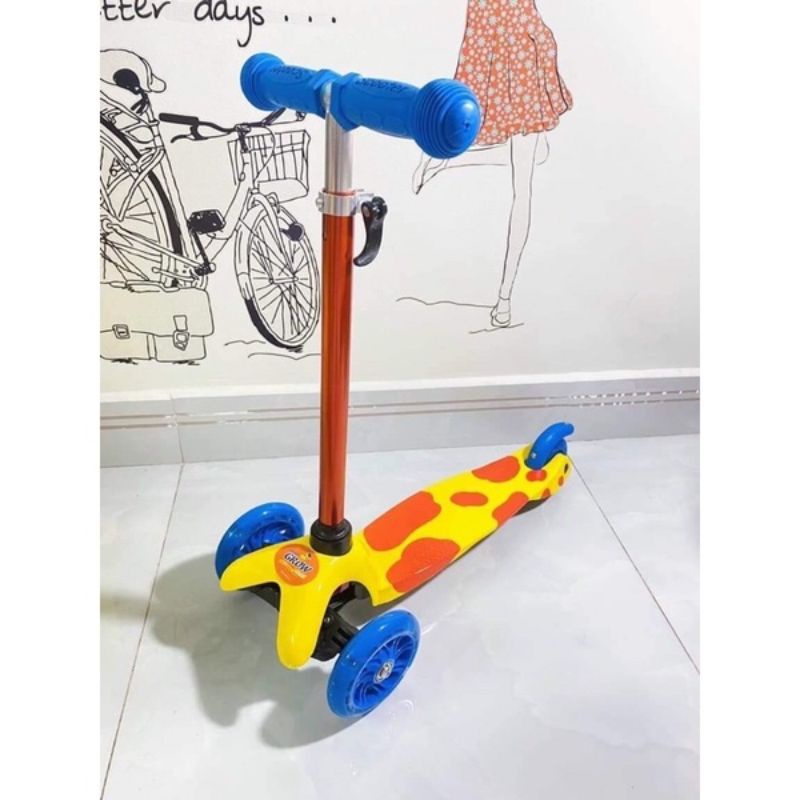 Xe trượt Pediasure 3 bánh chóp đèn khi di chuyển