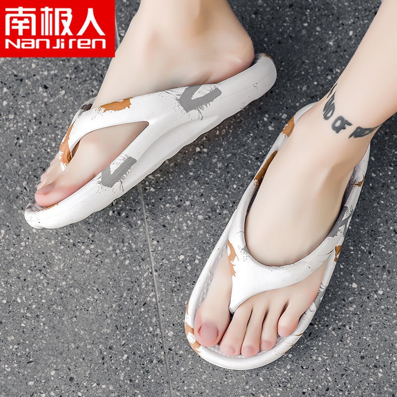 Dép Xỏ Ngón Đi Biển Đế Dày Bằng Nhựa Co Giãn Tốt In Họa Tiết Độc Đáo Thời Trang Cho Cặp Đôi