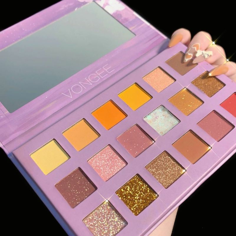 Bảng phấn mắt trẻ trung đáng yêu 18 ô mix nhũ lì | BigBuy360 - bigbuy360.vn