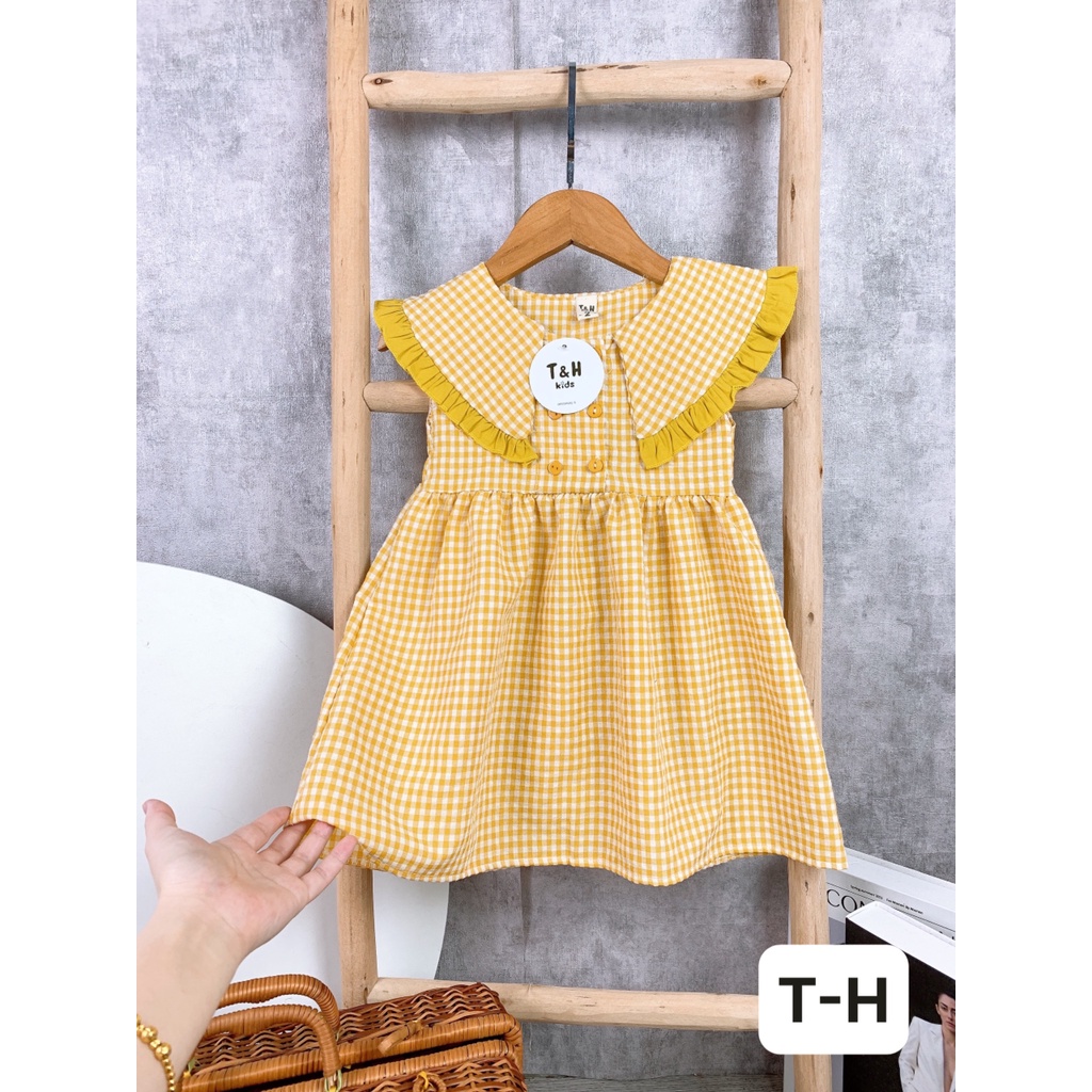 Váy bé gái ca rô dáng xòe cổ viền xung quanh vai bèo, cúc ngực chất đũi cực xinh cho bé từ 8 đến 20 kg