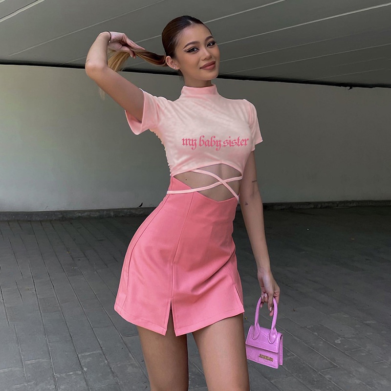 Đầm Tay Ngắn Cổ Cao Xẻ Tà In Chữ Thời Trang Cá Tính Cho Nữ