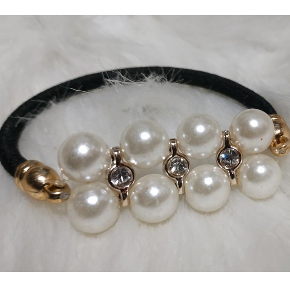 Dây buộc tóc đính hạt ngọc T.r.a.i