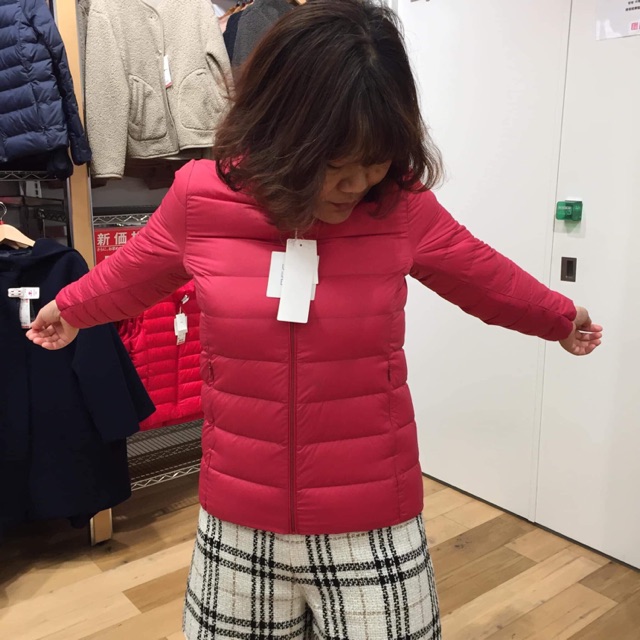 Phao lông vũ siêu nhẹ hãng Uniqlo có hoá đơn