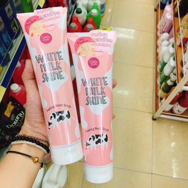 Tẩy da chết toàn thân Bò Sữa white milk shine cathy doll 320ml - Thái Lan