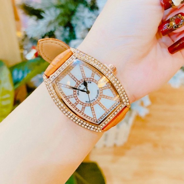 Đồng hồ nữ Franck muller dây da, mặt bầu đính đá, hàng full box, thẻ bảo hành 12 tháng (Đồng hồ thời trang nữ)