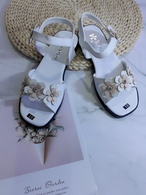 Giầy sandal hoc sinh cấp 1 năm hoc mới