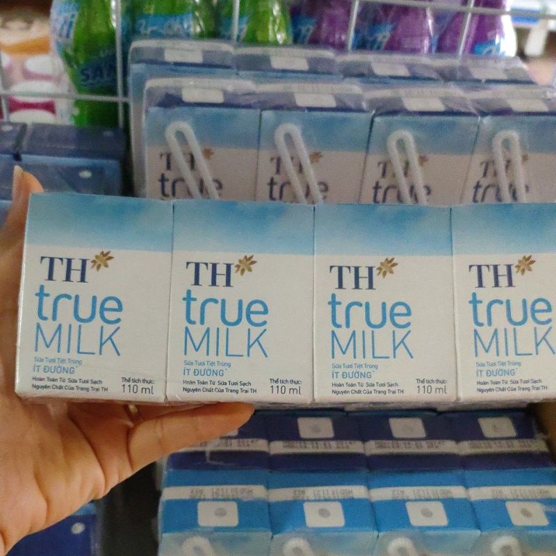 Vỉ 4 hộp Sữa tươi TH True Milk ít đường/ có đường 110ml