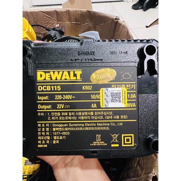 Sạc DCB115-DCB118 Chính Hãng Bảo Hành 12 Tháng