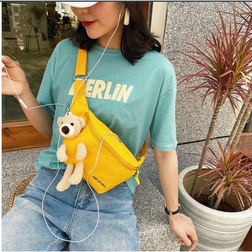 B001 - Túi đeo ngực kèm gấu