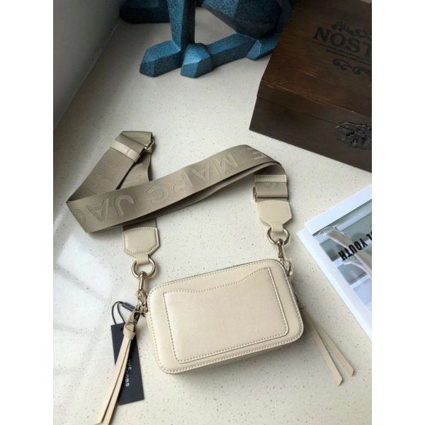 M... j màu mới siêu hot