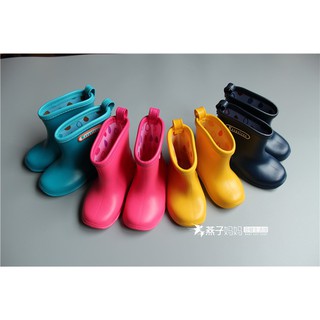 Giầy bốt dành cho bé