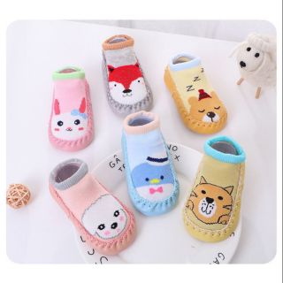Giày tất tập đi