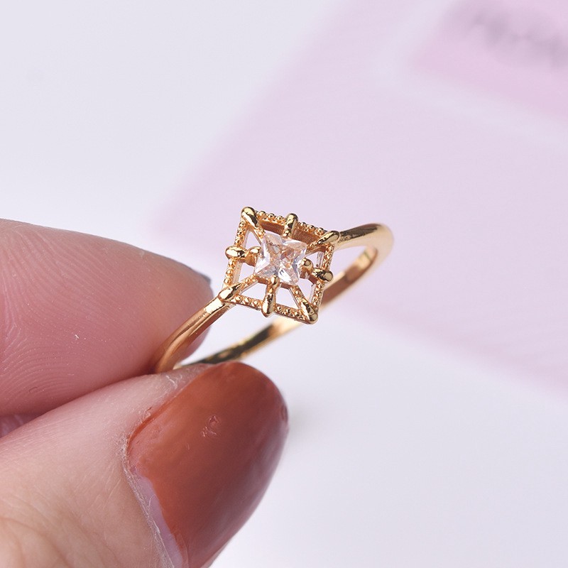 Nhẫn mạ vàng 14k đính đá sang trọng