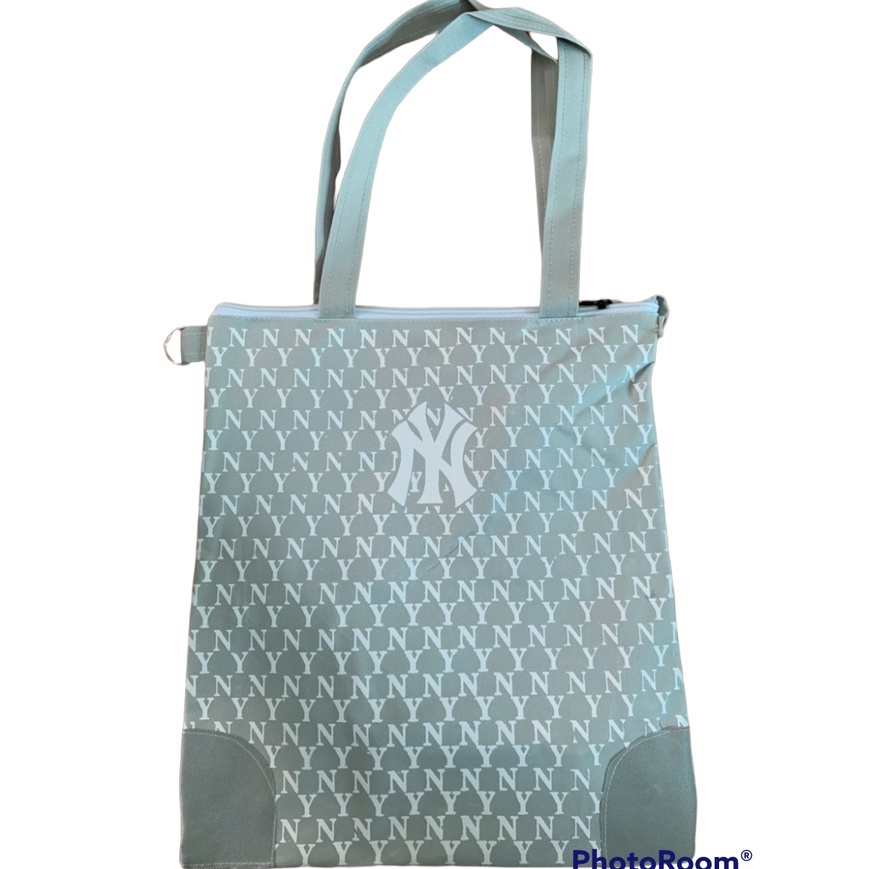 Túi tote NY in hình monogram, túi xách nữ có quai đeo và ngăn trước chất liệu canvas in đẹp Xuongmaytm