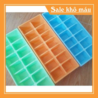 Khay nhựa làm đá tiện dụng