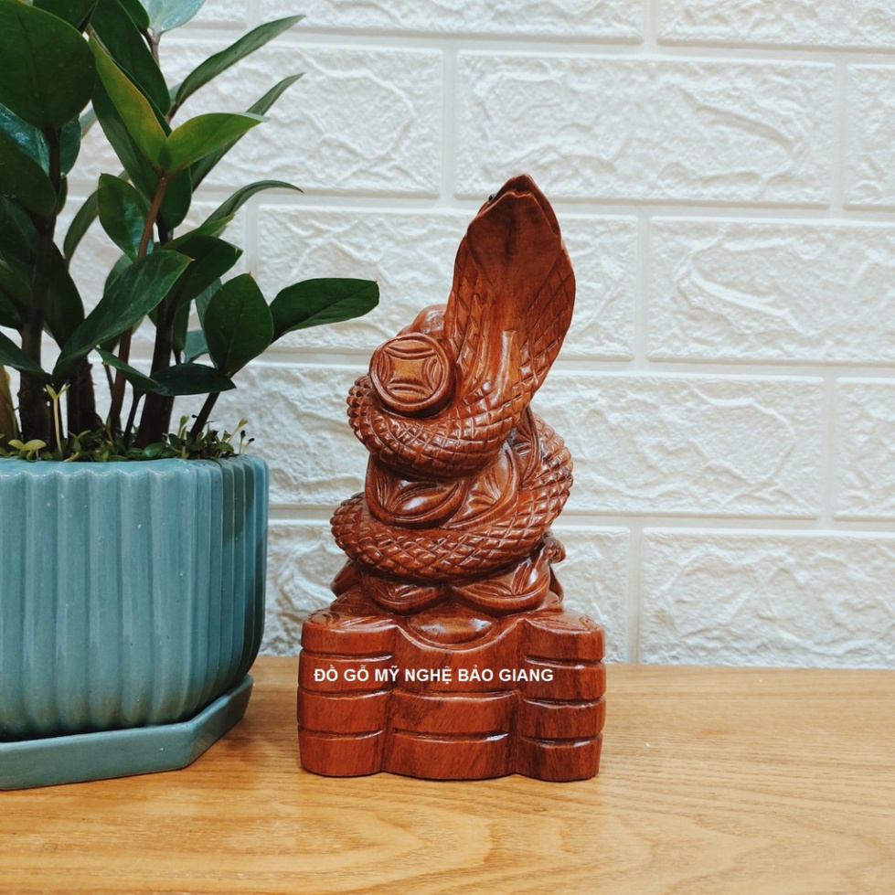 Tượng con rắn gỗ hương cao 20 cm