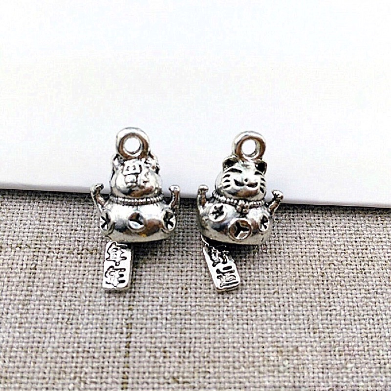 Charm mèo thần tài (tặng khoen tròn treo) - KL788