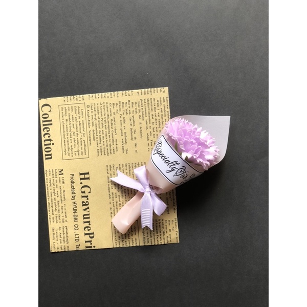 Bó hoa cẩm chướng mini trang trí bánh kem. Decor hộp quà