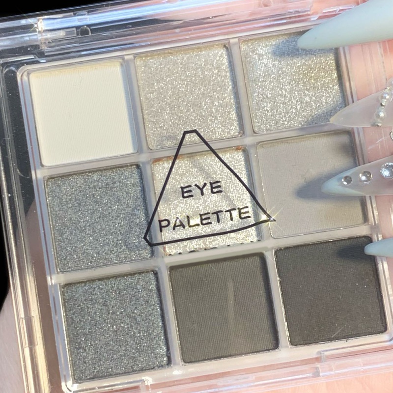 Bảng Phấn Mắt 9 Màu Lì / Nhũ Kháng Nước Tông Màu Khói / Màu Xám / Đen