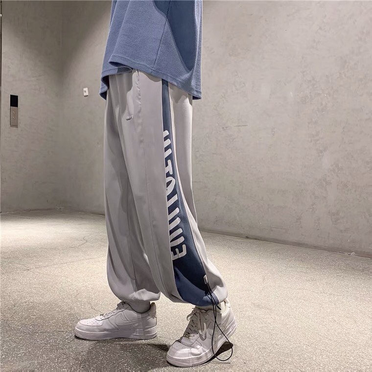 Quần jogger nam nữ Unisex ⭐𝐓𝐚̣̆𝐧𝐠 𝐓𝐚̂́𝐭 𝐊𝐡𝐚́𝐧𝐠 𝐊𝐡𝐮𝐚̂̉𝐧⭐ Quần ống rộng nam nữ phối chữ  FUN TOLIU ở giữa