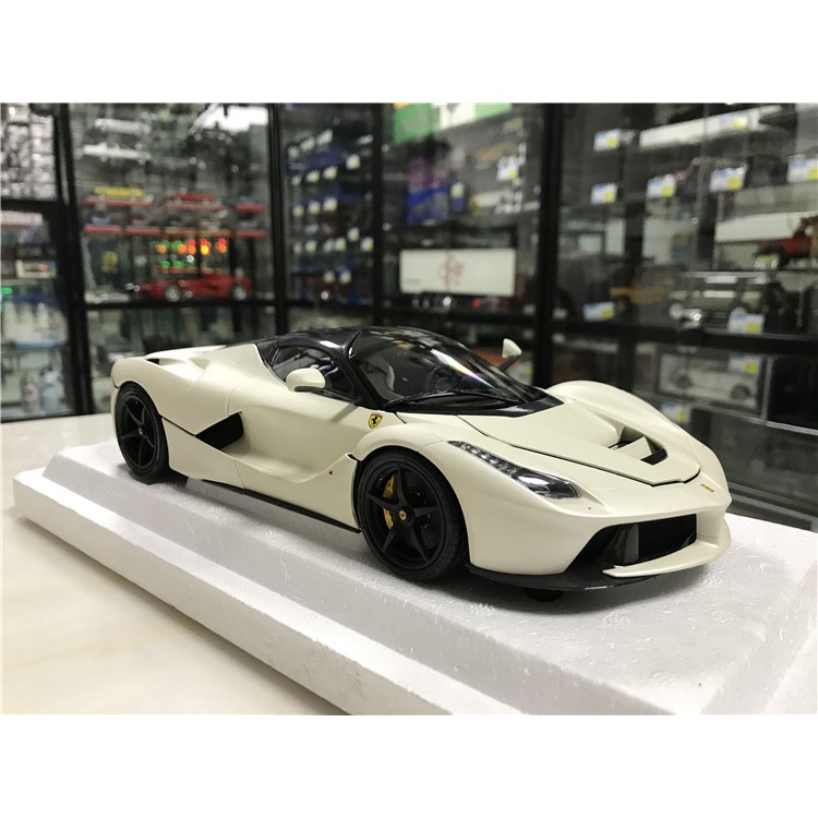 Đồ chơi cho bé trẻ em figure mô hình trang trí trưng bày decor bàn làm việc cao cấp giá rẻ mô hình siêu xe laferrari V24