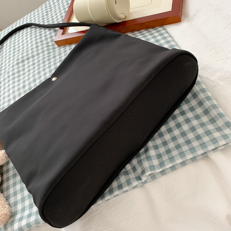 Túi tote đeo vai IELGY vải canvas cỡ lớn phối chú gấu thời trang dành cho nữ