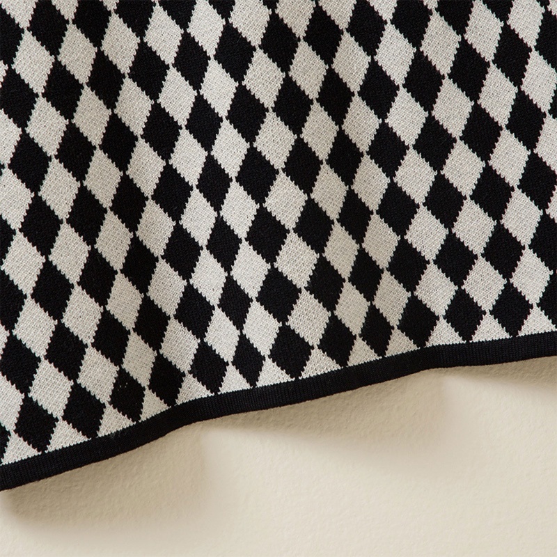 Áo Dệt Kim Hai Dây Cổ Chữ V Họa Tiết Kim Cương Thời Trang Cho Nữ