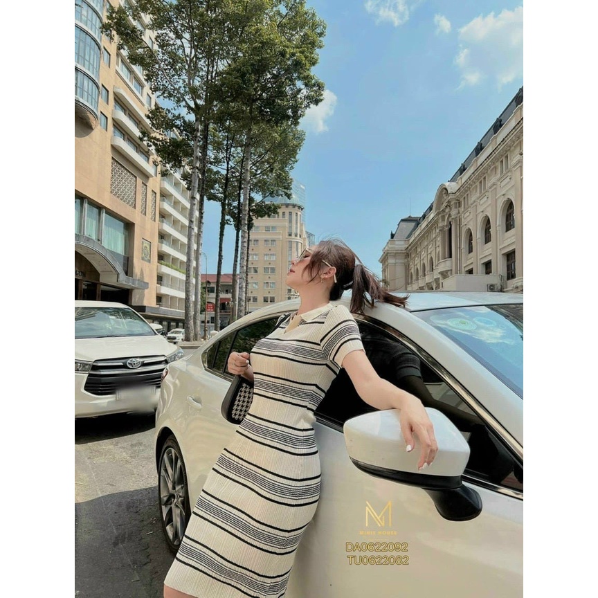 Đàm Body Cổ Bẻ Len Sọc