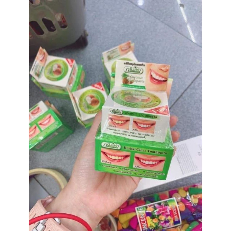 Kem trắng răng Green Herb Thái Lan