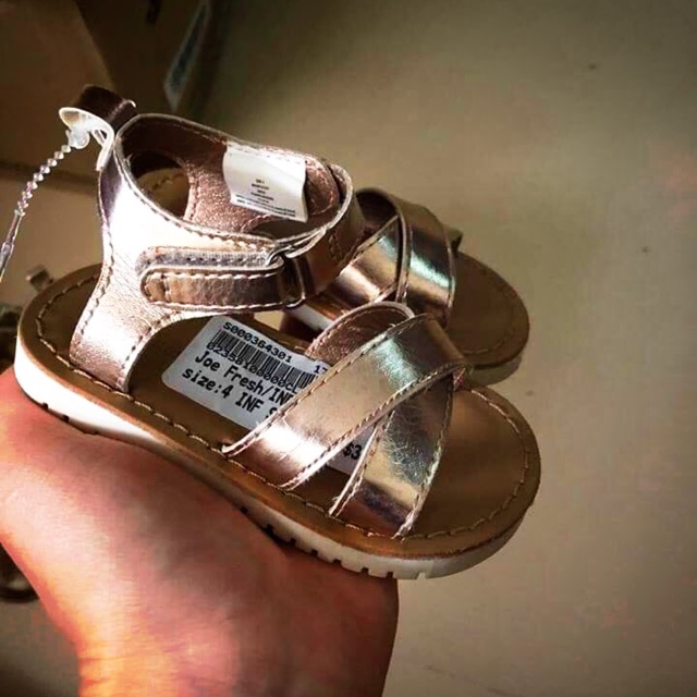 Giày sandal cho bé gái