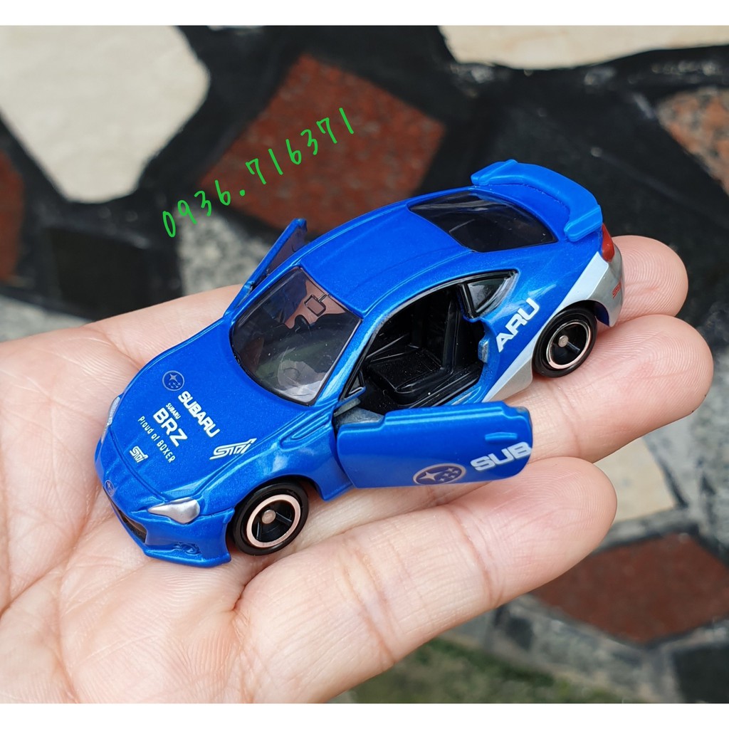 Mô hình xe Subaru màu xanh mở được cửa phiên bản đặc biệt tomica Nhật Bản