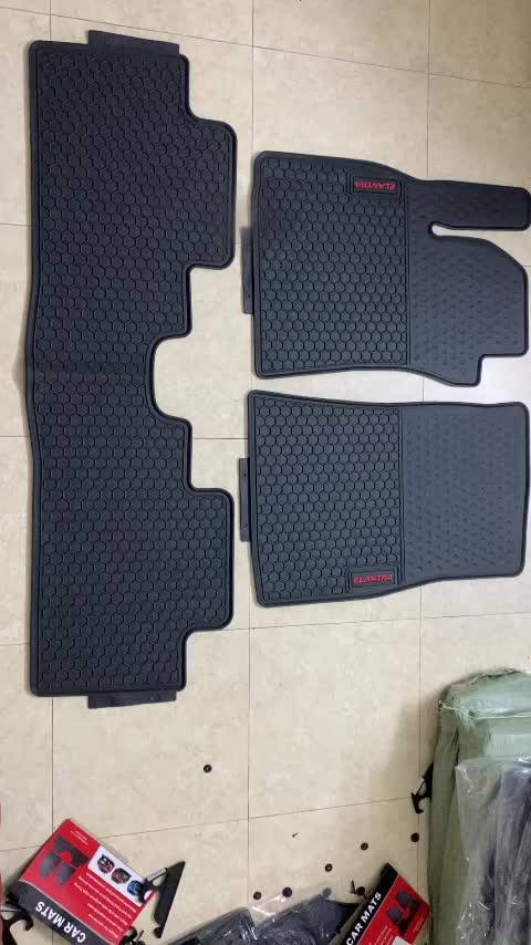 Thảm Lót Sàn Cao Su 3D Hyundai Elantra 2016–2024 – Cao Cấp