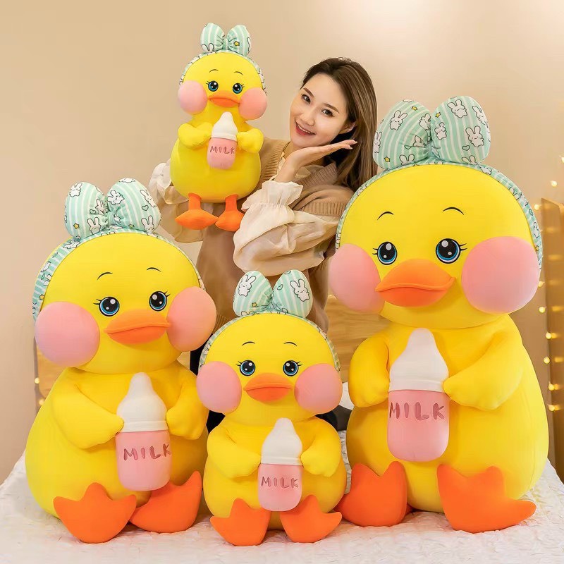 Gấu Bông Vịt Vàng Ôm Bình Sữa Milk, Thú Bông Vịt Vàng Ôm Bình Size 80cm