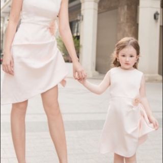 Set  đầm  cho mẹ  và  bé