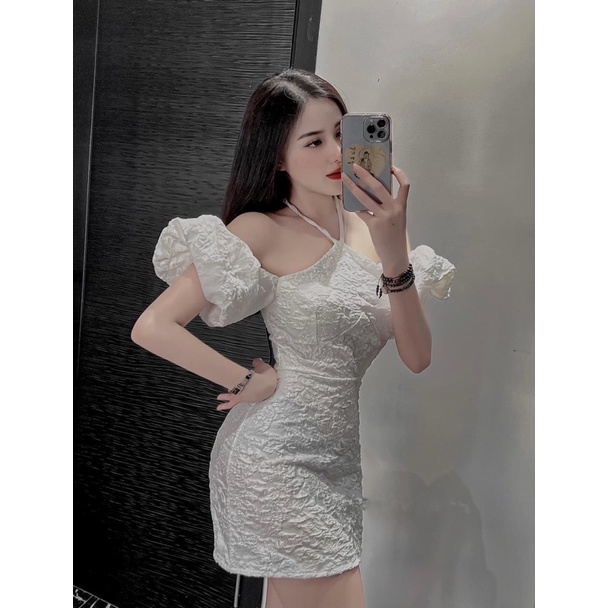 Đầm gấm hoa nổi tay bồng cổ yếm màu trắng/nude NÀNG CLOSET